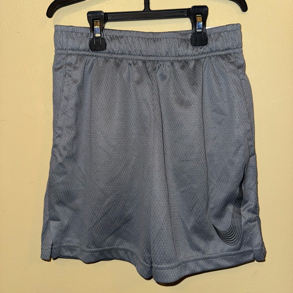Nike Youth Big Boys Small Gray Mesh Training Basketball Shorts NWT